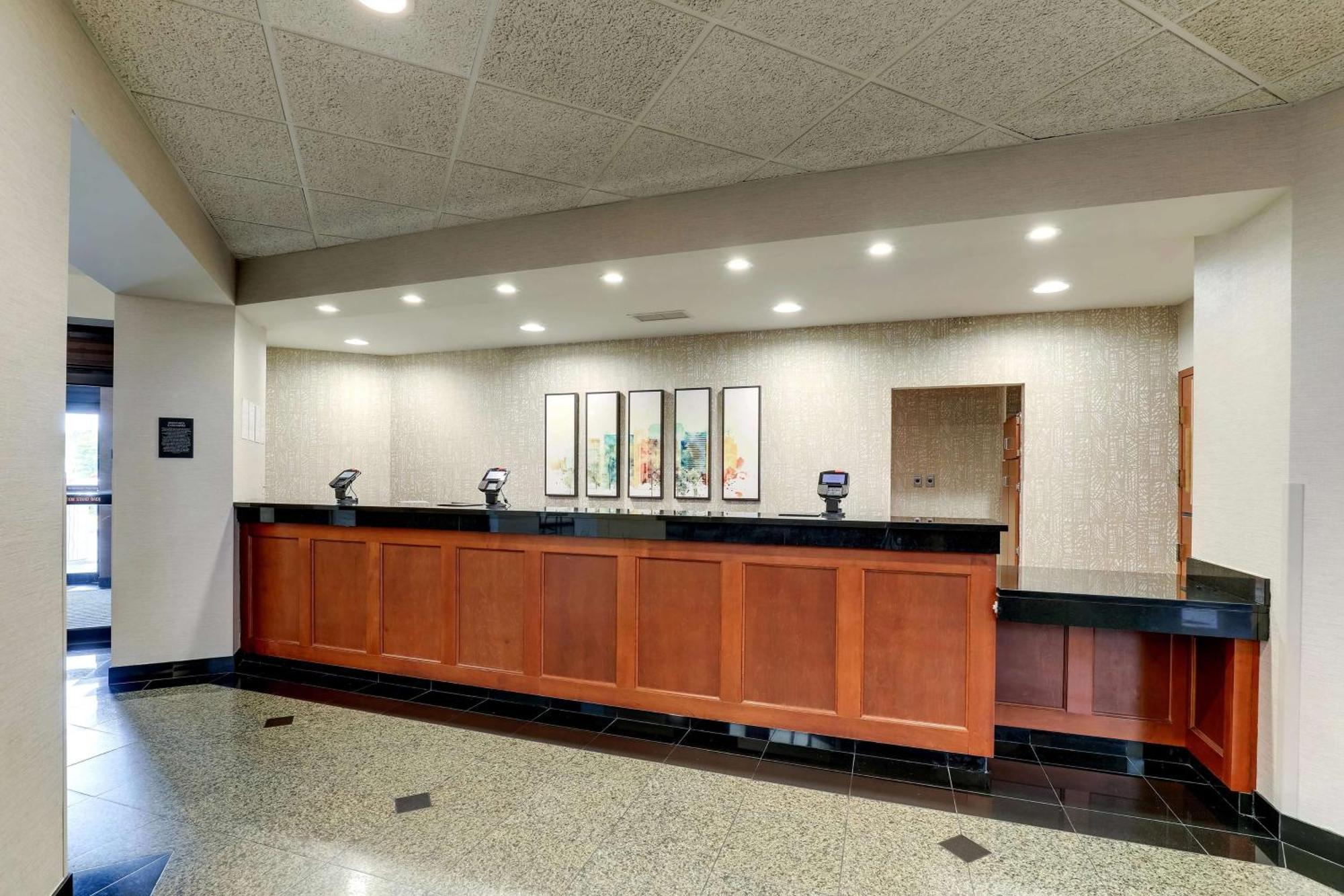 Drury Inn & Suites Birmingham Lakeshore Drive Eksteriør bilde