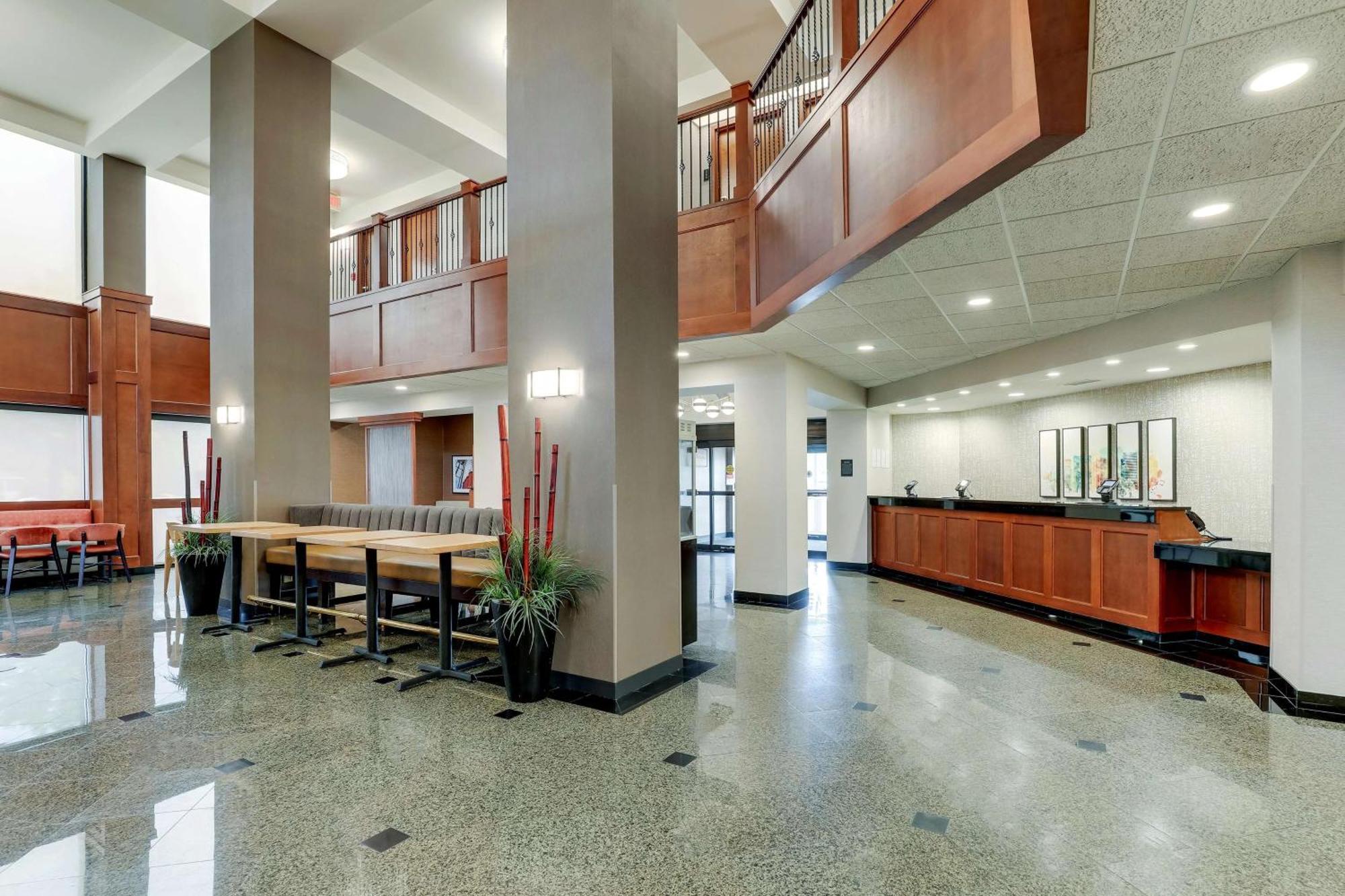 Drury Inn & Suites Birmingham Lakeshore Drive Eksteriør bilde