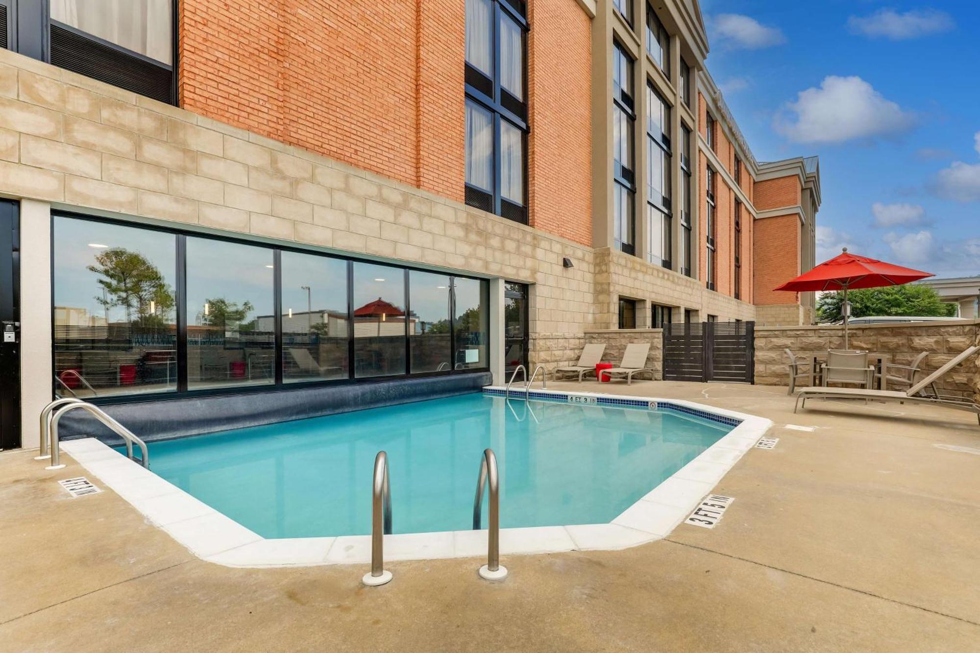 Drury Inn & Suites Birmingham Lakeshore Drive Eksteriør bilde
