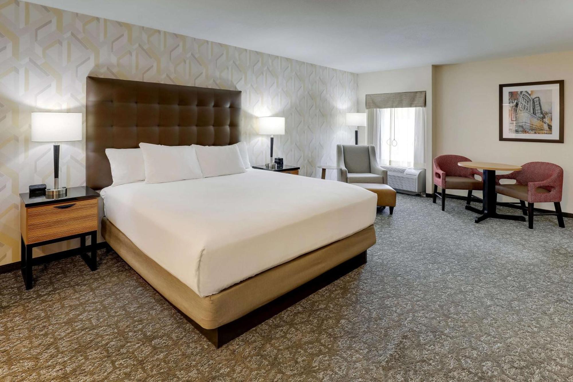 Drury Inn & Suites Birmingham Lakeshore Drive Eksteriør bilde
