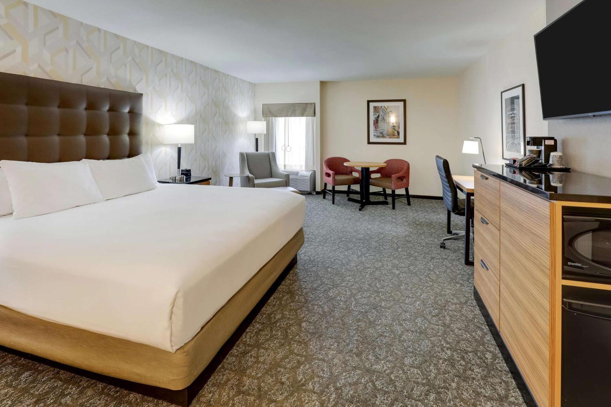 Drury Inn & Suites Birmingham Lakeshore Drive Eksteriør bilde