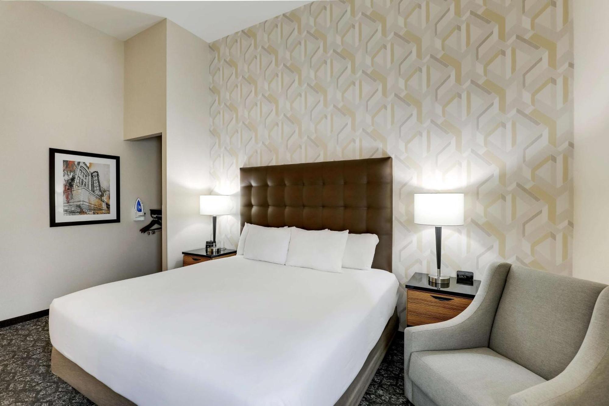 Drury Inn & Suites Birmingham Lakeshore Drive Eksteriør bilde