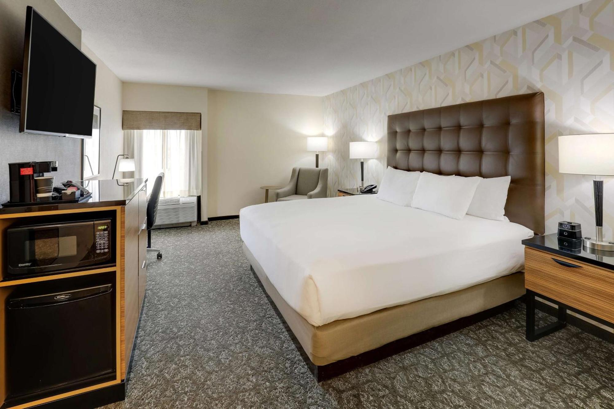 Drury Inn & Suites Birmingham Lakeshore Drive Eksteriør bilde