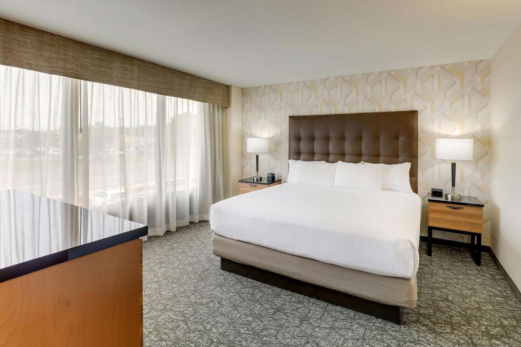 Drury Inn & Suites Birmingham Lakeshore Drive Eksteriør bilde